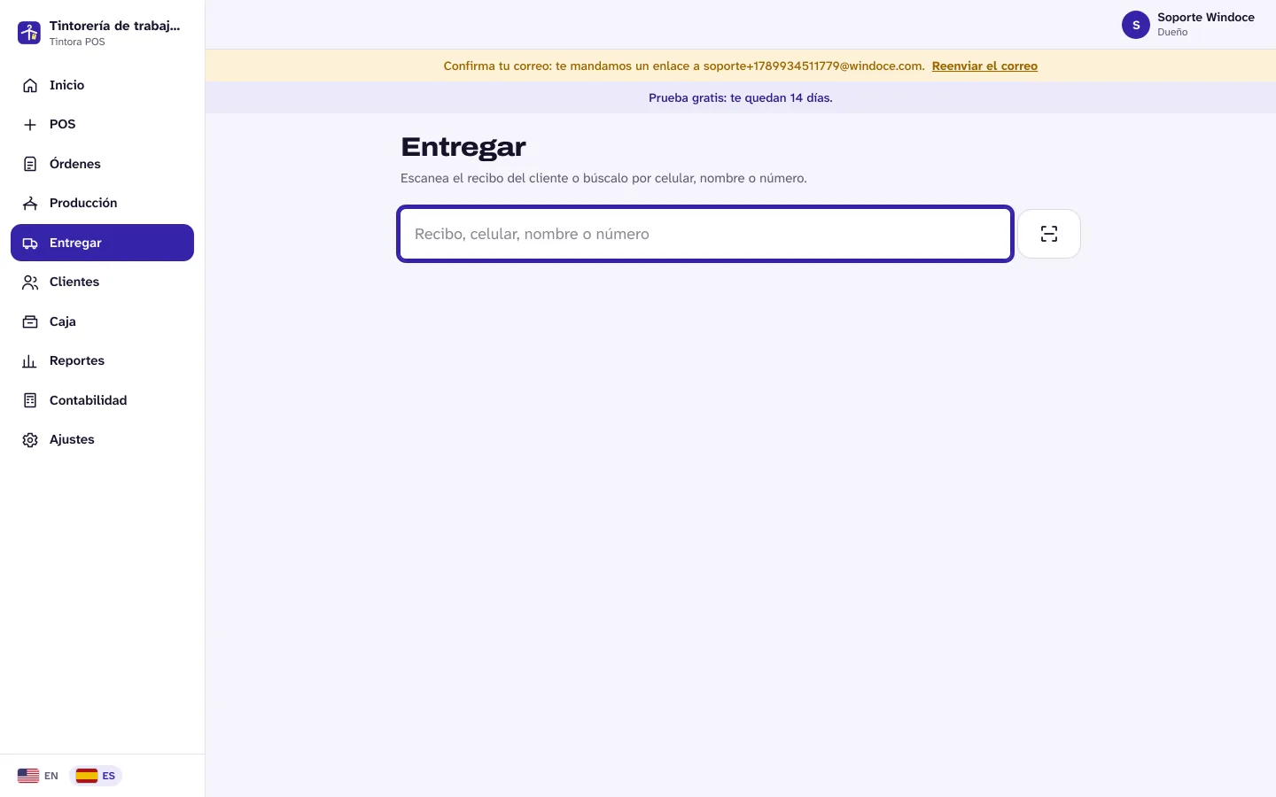 Pantalla de entrega: se busca la orden, se ve el saldo a cobrar y se elige la forma de pago antes de entregar la ropa.